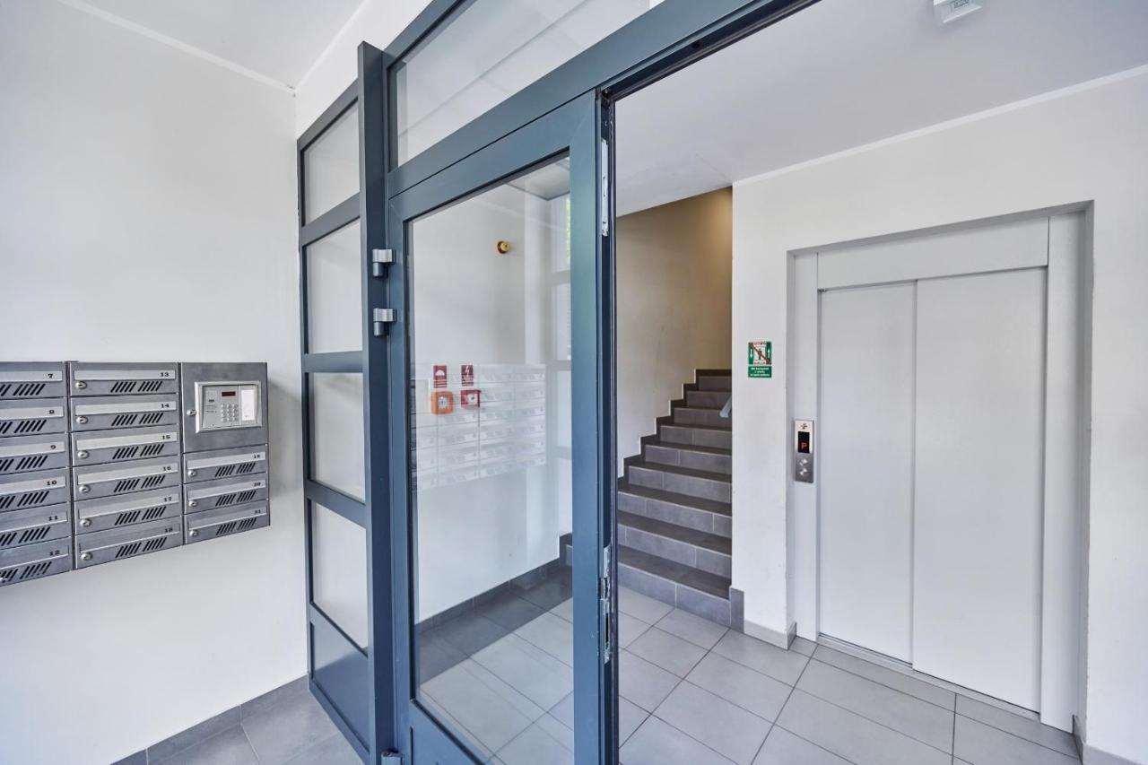 Swojczyce By Renters Apartment *
